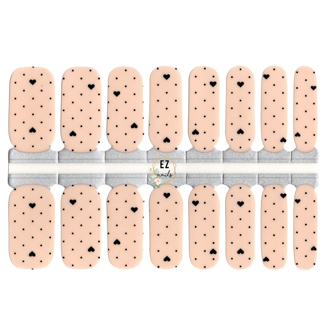 Nude Beige avec Coeurs Noirs Saint Valentin