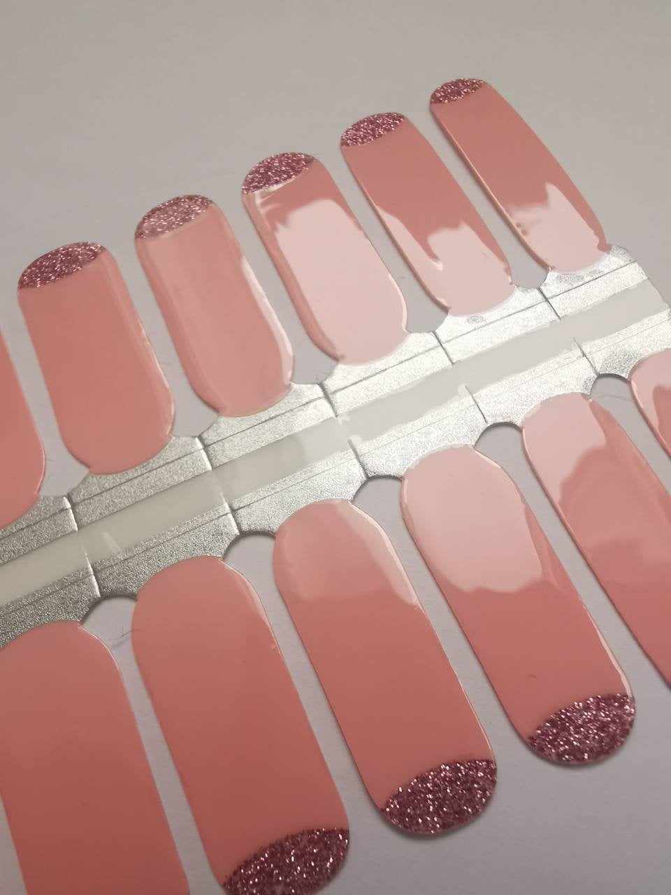 Solide rose avec base scintillante rose