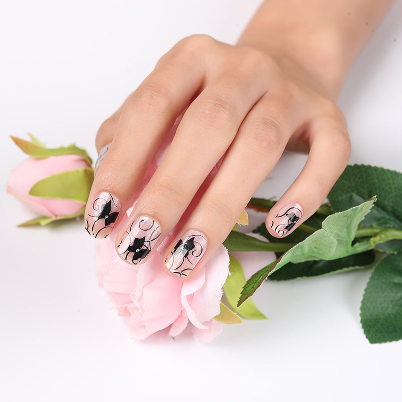 Papillon noir avec superposition d'arrière-plan transparente en dentelle scintillante argentée