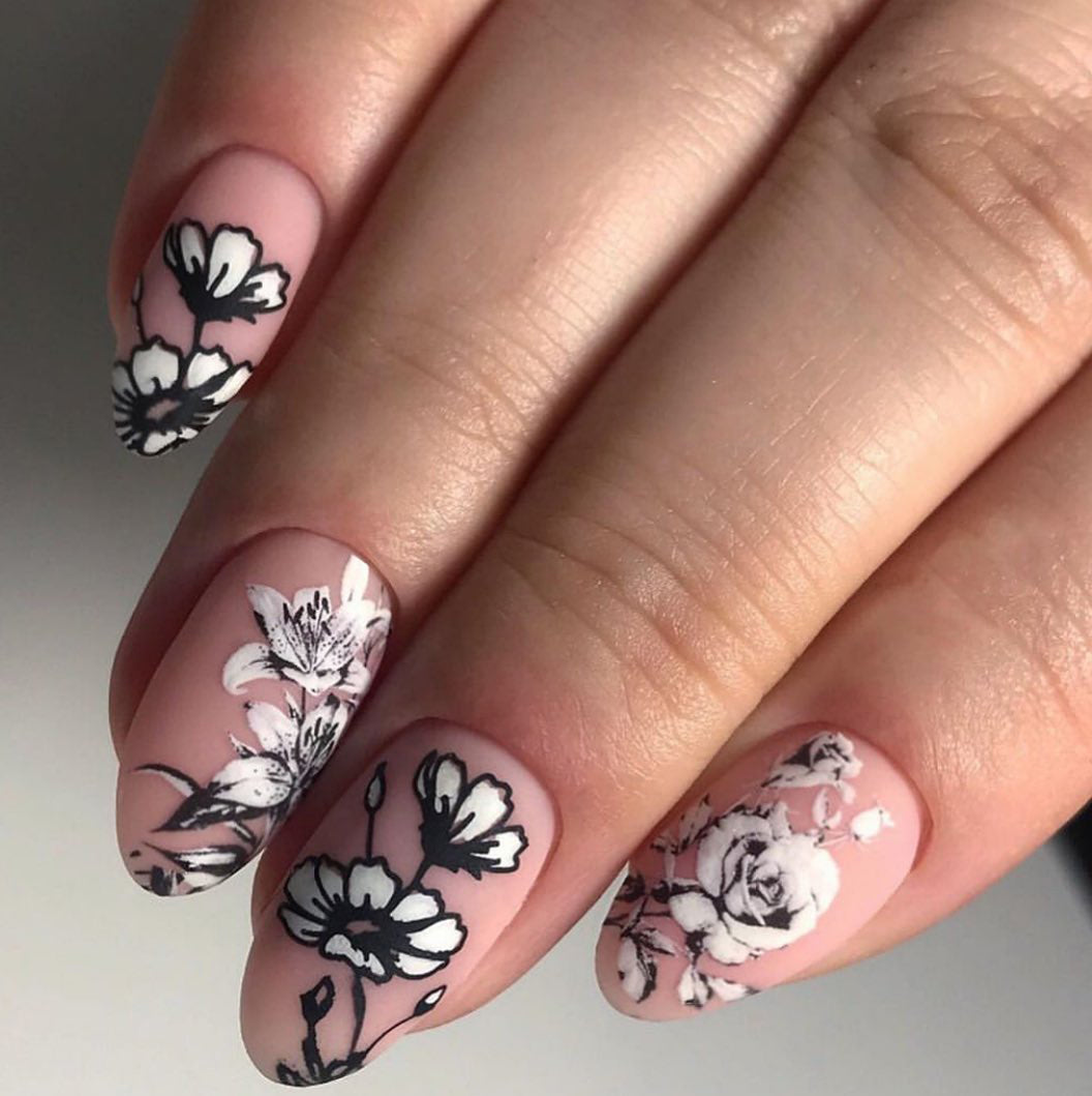 Black and White Flowers Roses Full Nail Wrap