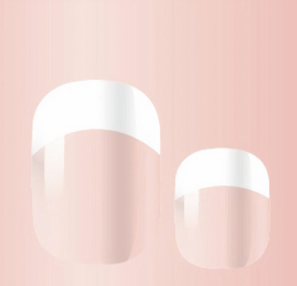 Top court French Manicure White Tip avec dos transparent