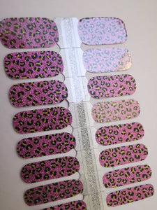 Paillettes violettes roses et imprimé léopard